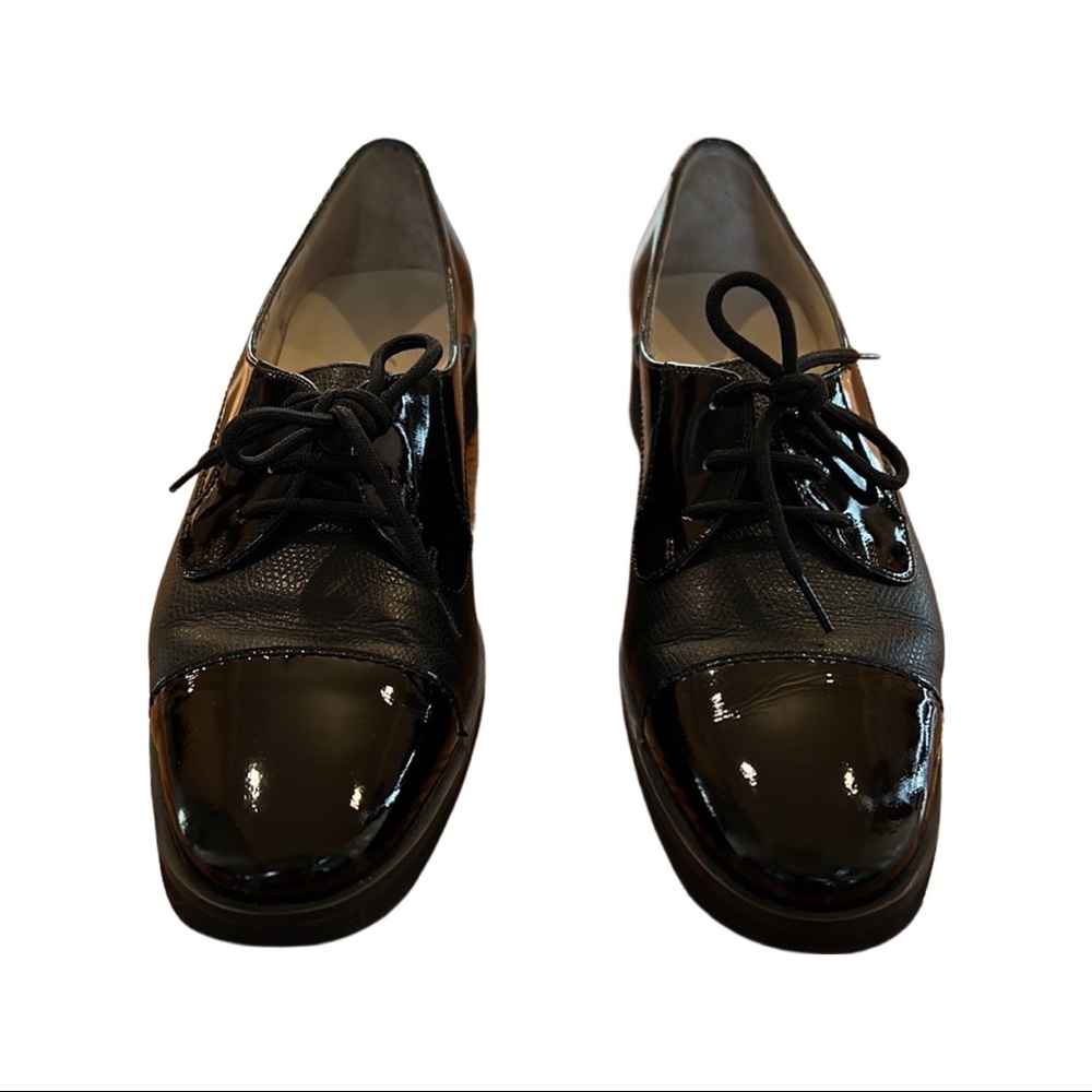 Salvatore Ferragamo Oxford lace up shoe, black patent leather and pebble leather
